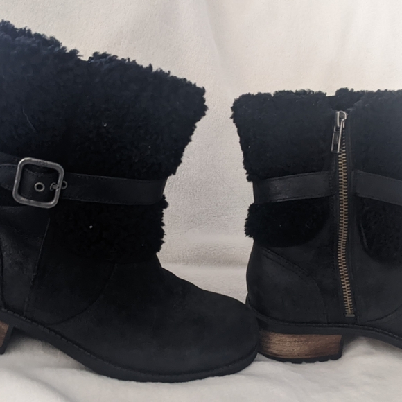UGG Women's Blayre II Buckle Sheepskin Collared Boot - Picture 4 of 5
